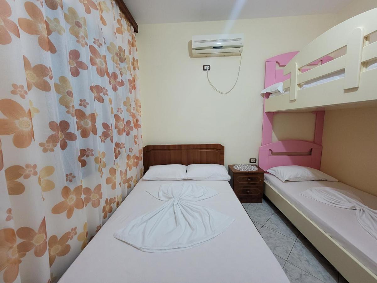 Petrefi Apartments Ksamil Esterno foto
