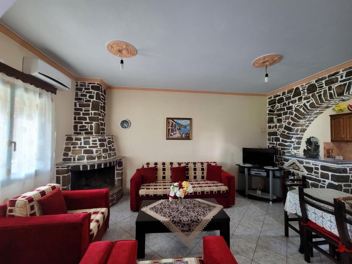 Petrefi Apartments Ksamil Esterno foto