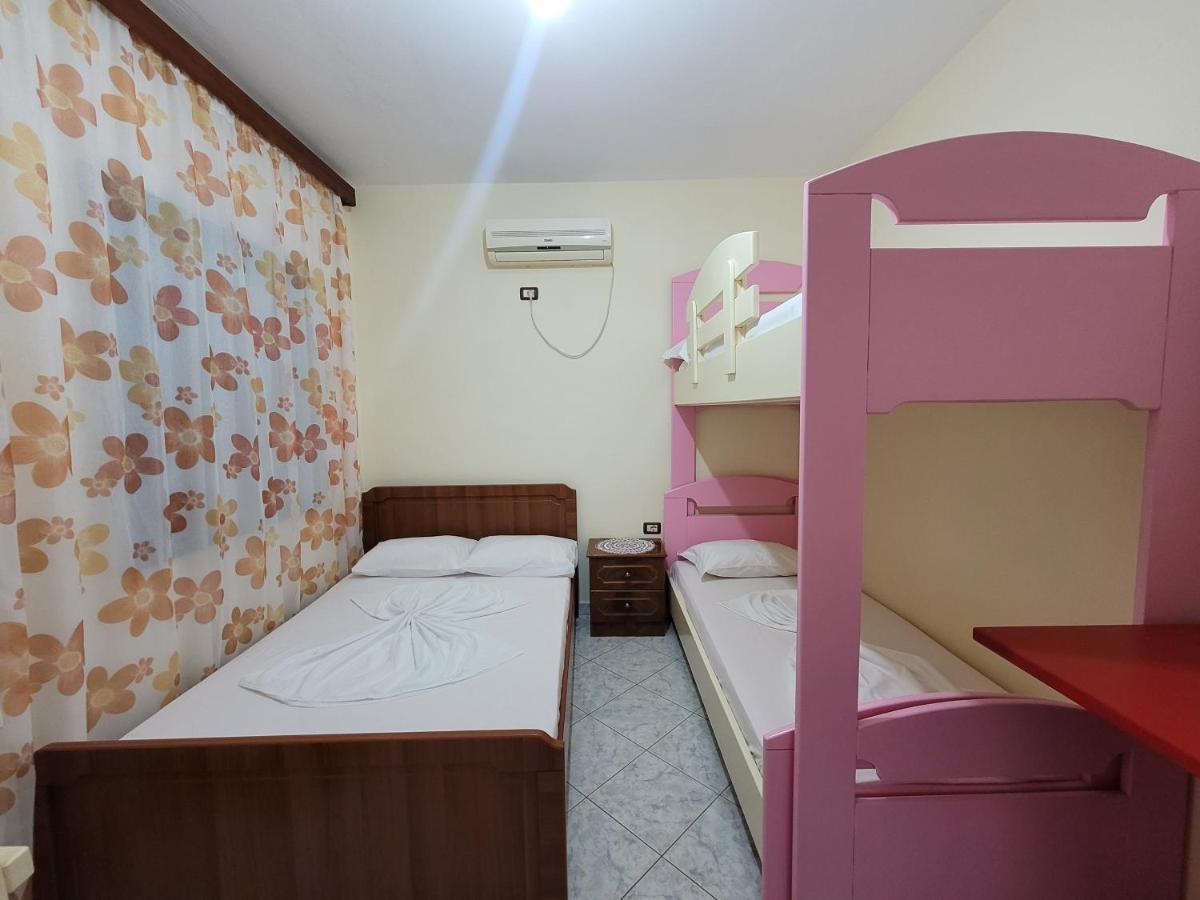 Petrefi Apartments Ksamil Esterno foto