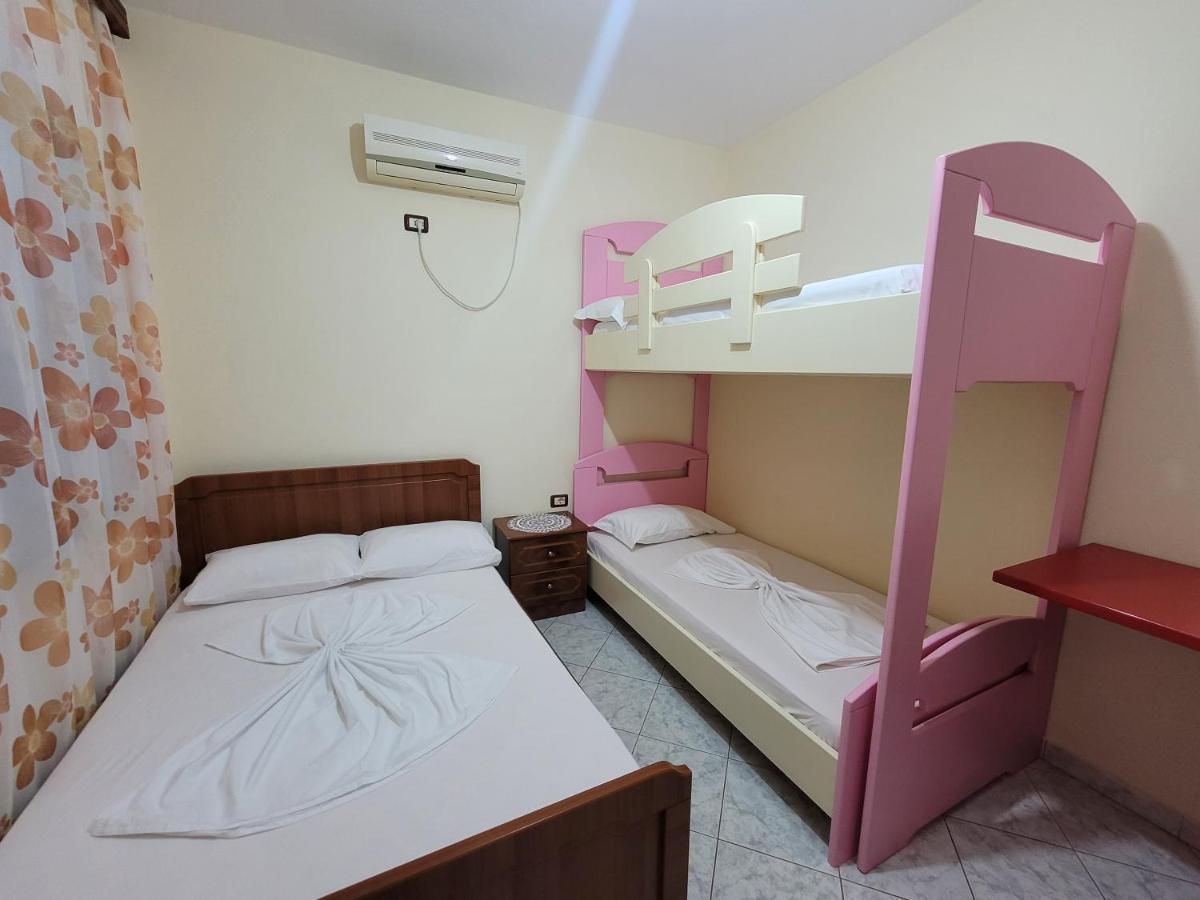 Petrefi Apartments Ksamil Esterno foto
