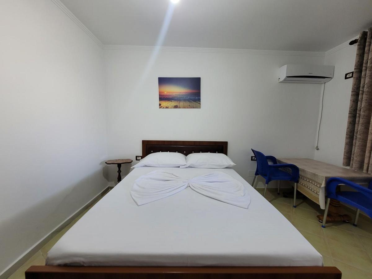 Petrefi Apartments Ksamil Esterno foto