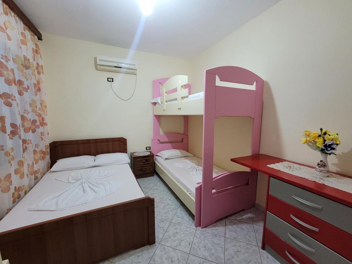 Petrefi Apartments Ksamil Esterno foto