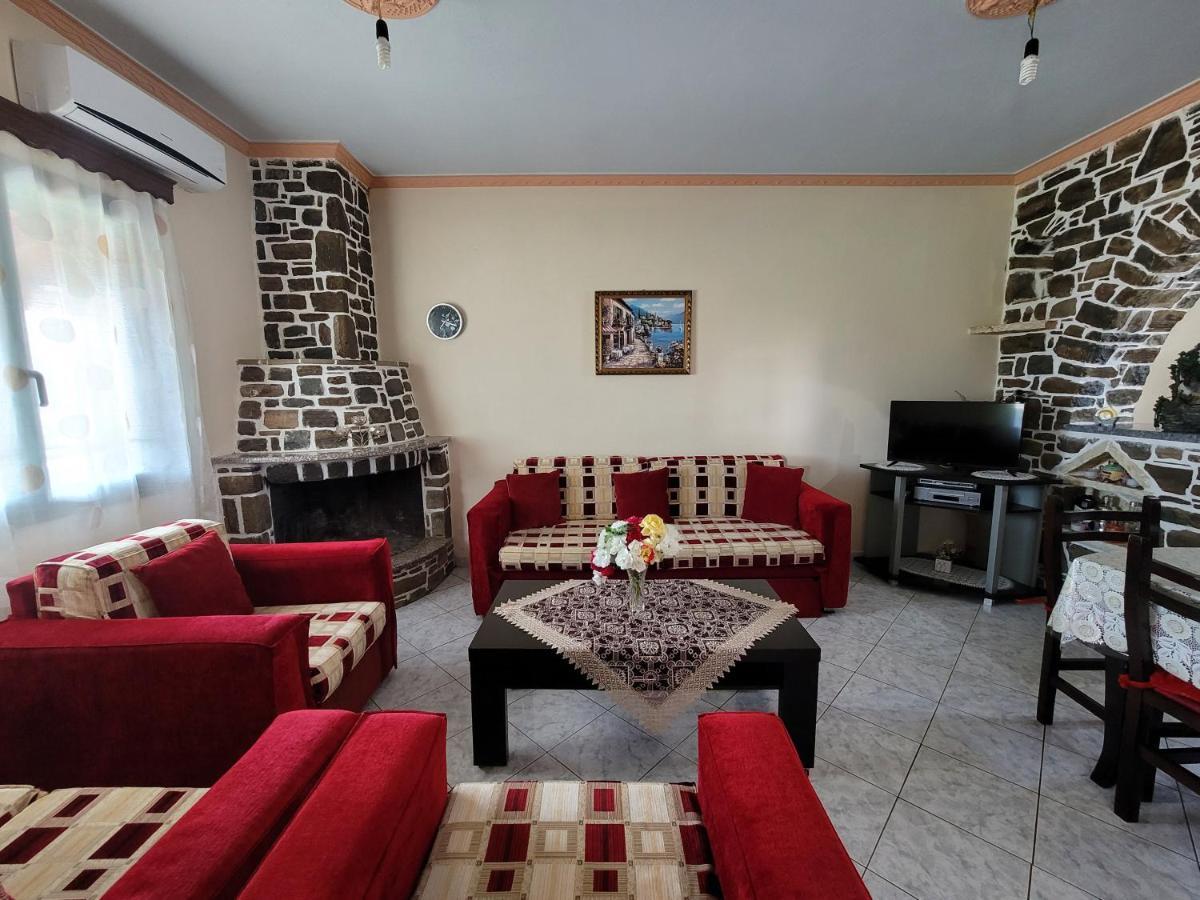 Petrefi Apartments Ksamil Esterno foto