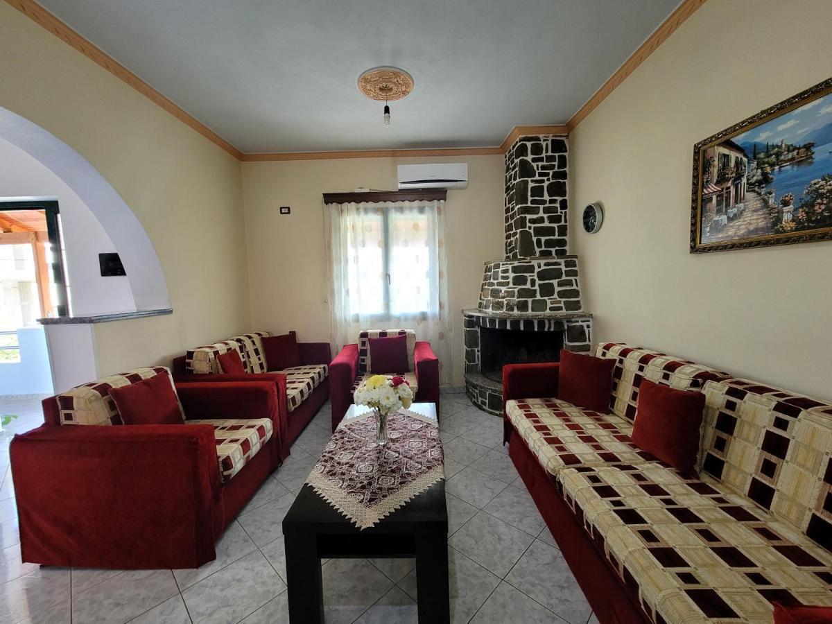 Petrefi Apartments Ksamil Esterno foto