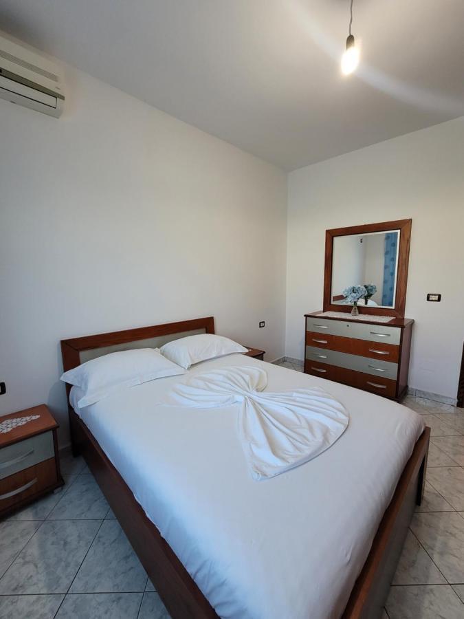 Petrefi Apartments Ksamil Esterno foto