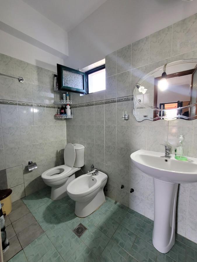 Petrefi Apartments Ksamil Esterno foto