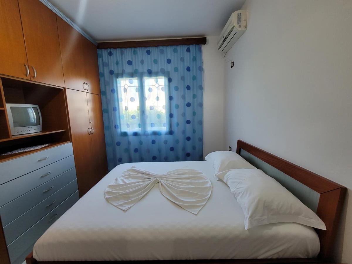 Petrefi Apartments Ksamil Esterno foto