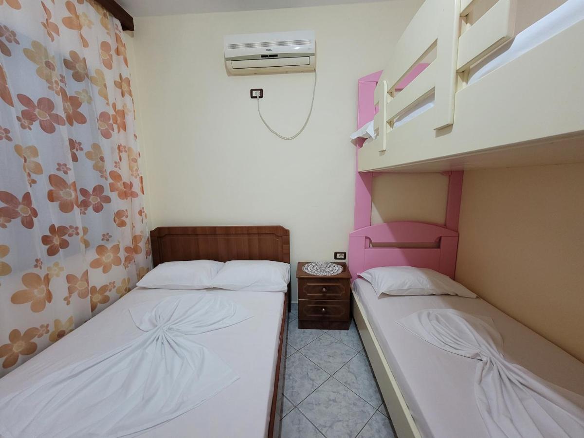 Petrefi Apartments Ksamil Esterno foto