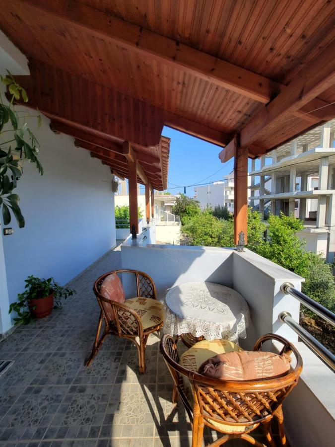 Petrefi Apartments Ksamil Esterno foto