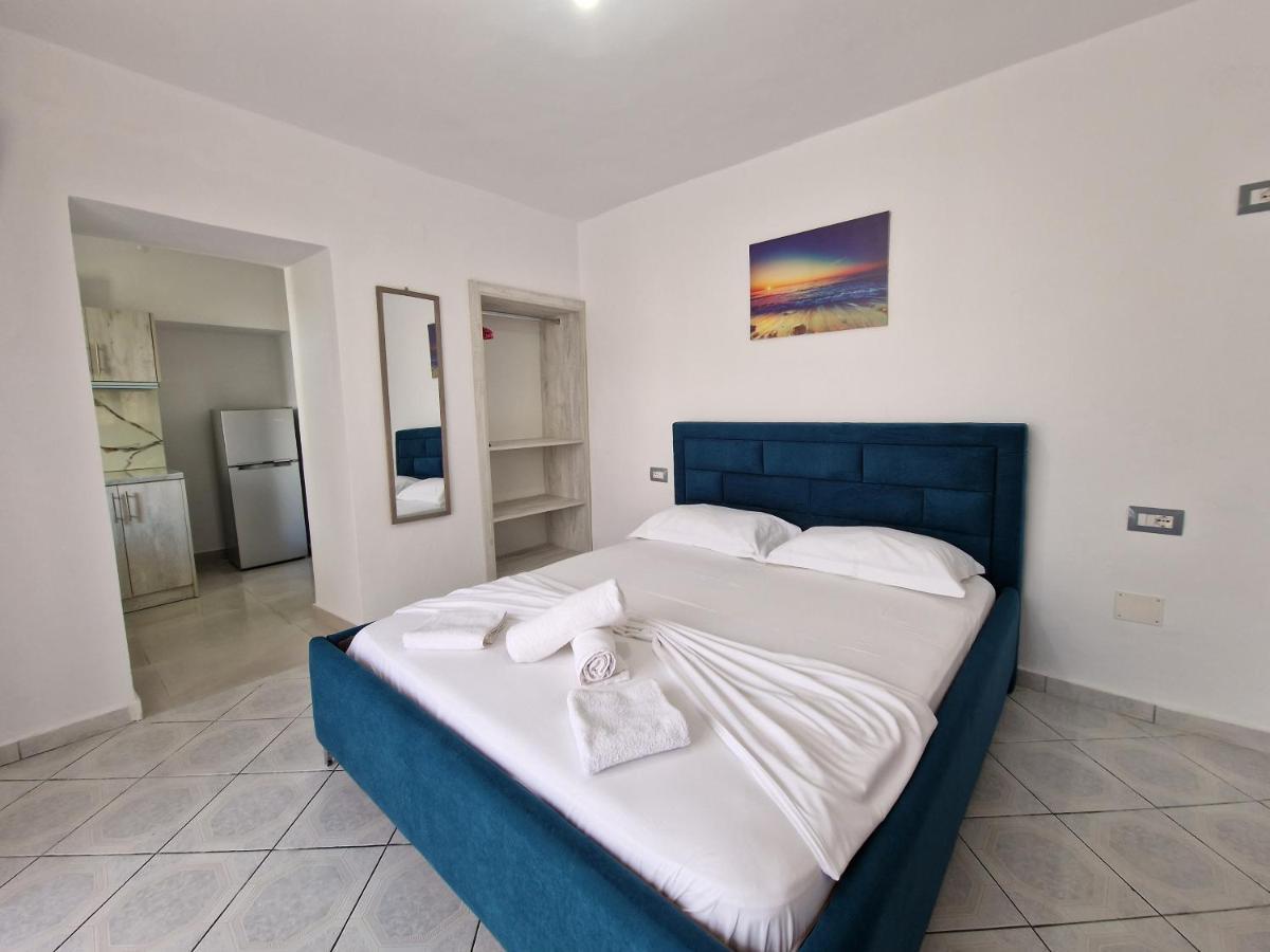Petrefi Apartments Ksamil Esterno foto