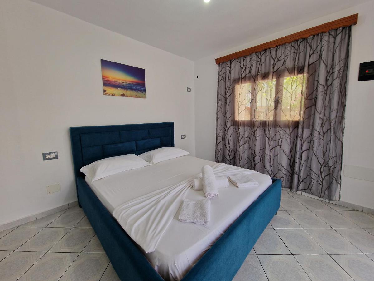 Petrefi Apartments Ksamil Esterno foto