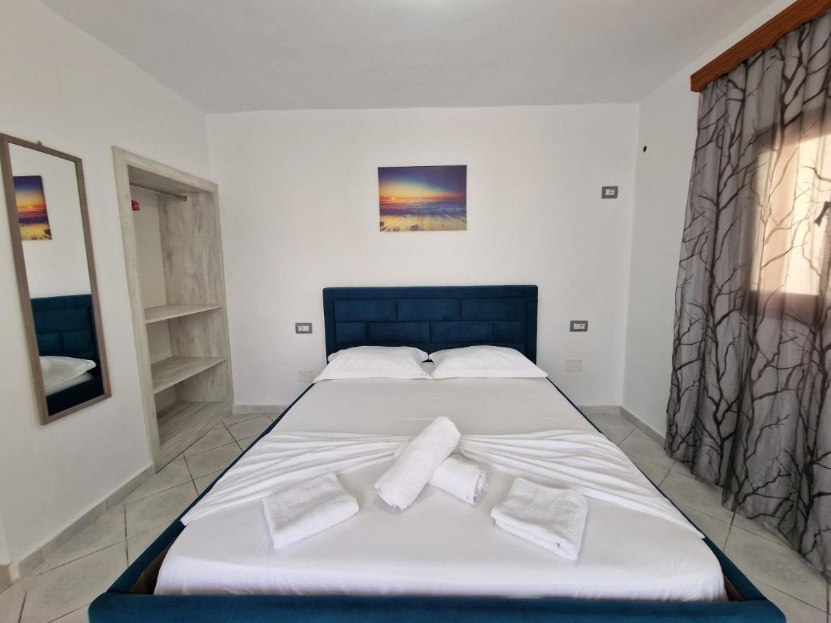 Petrefi Apartments Ksamil Esterno foto