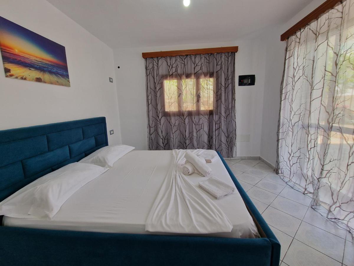 Petrefi Apartments Ksamil Esterno foto