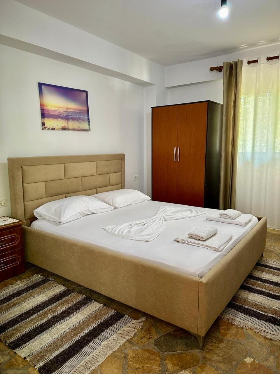 Petrefi Apartments Ksamil Esterno foto