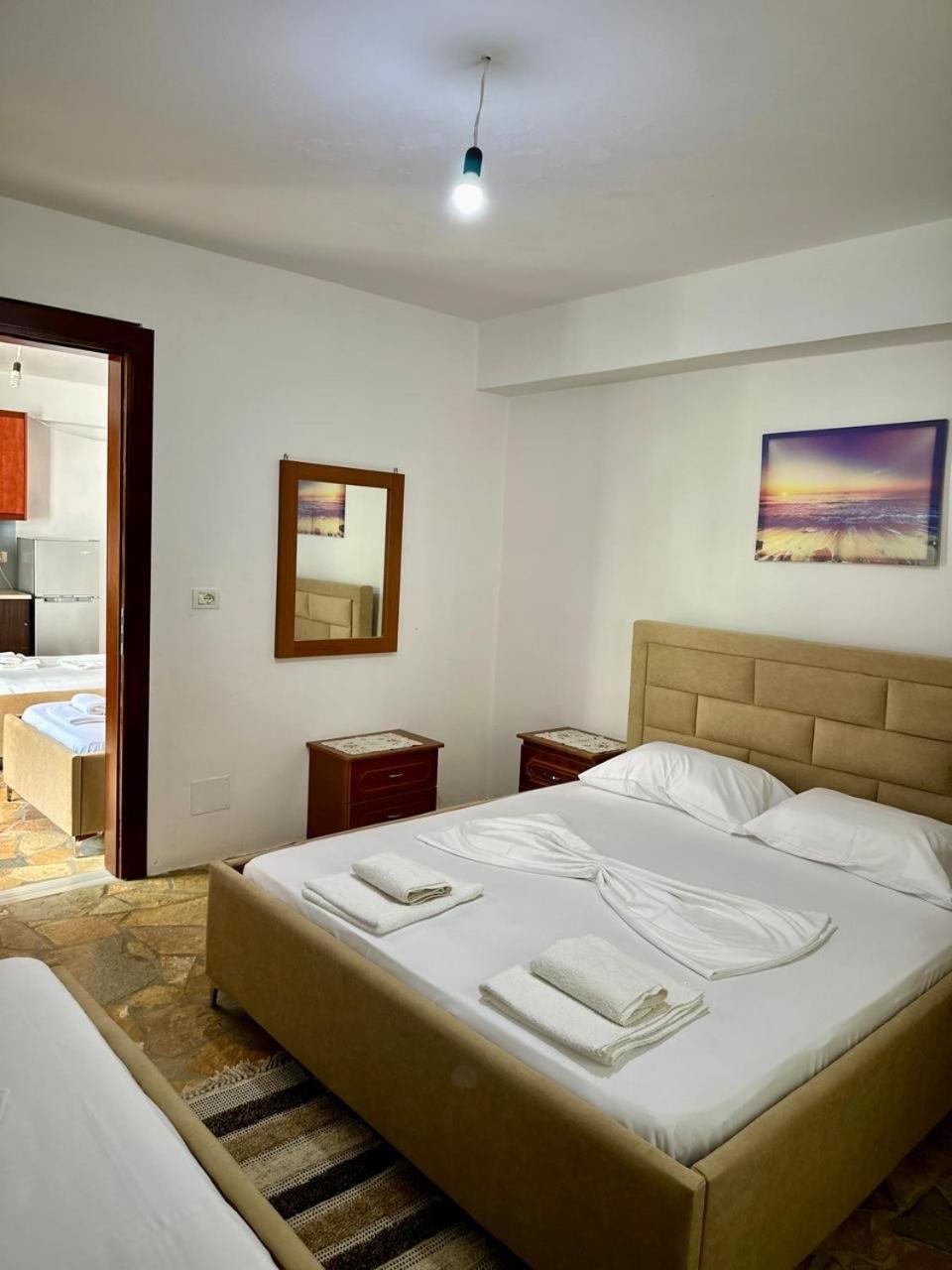 Petrefi Apartments Ksamil Esterno foto